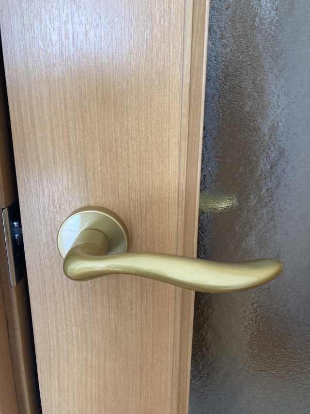 ドアノブ交換