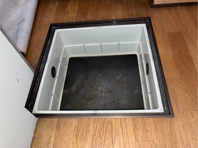床下点検口