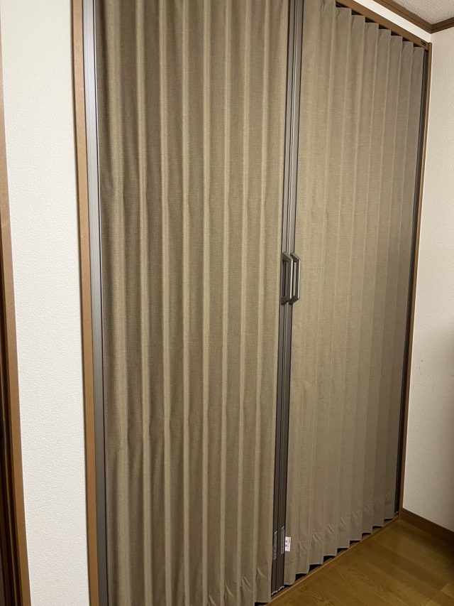 アコーディオンカーテン　クローゼット