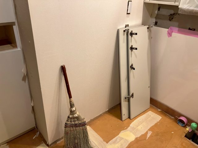 洗面台解体　リフォーム