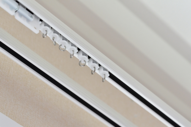 カーテン干渉　内窓