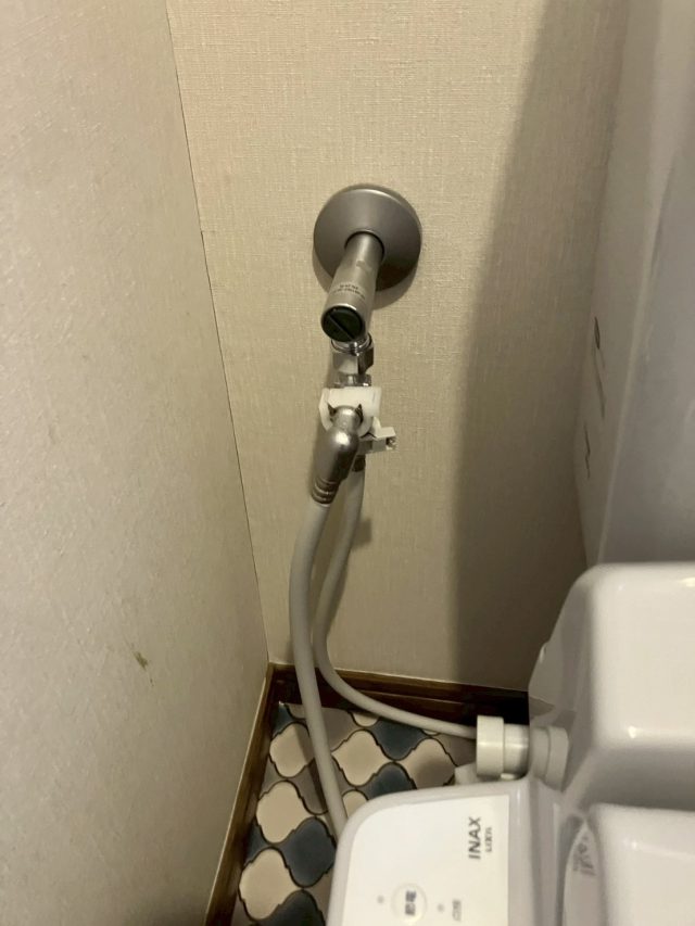 止水栓　トイレ