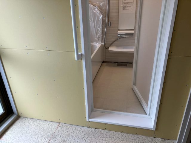 ドア枠施工